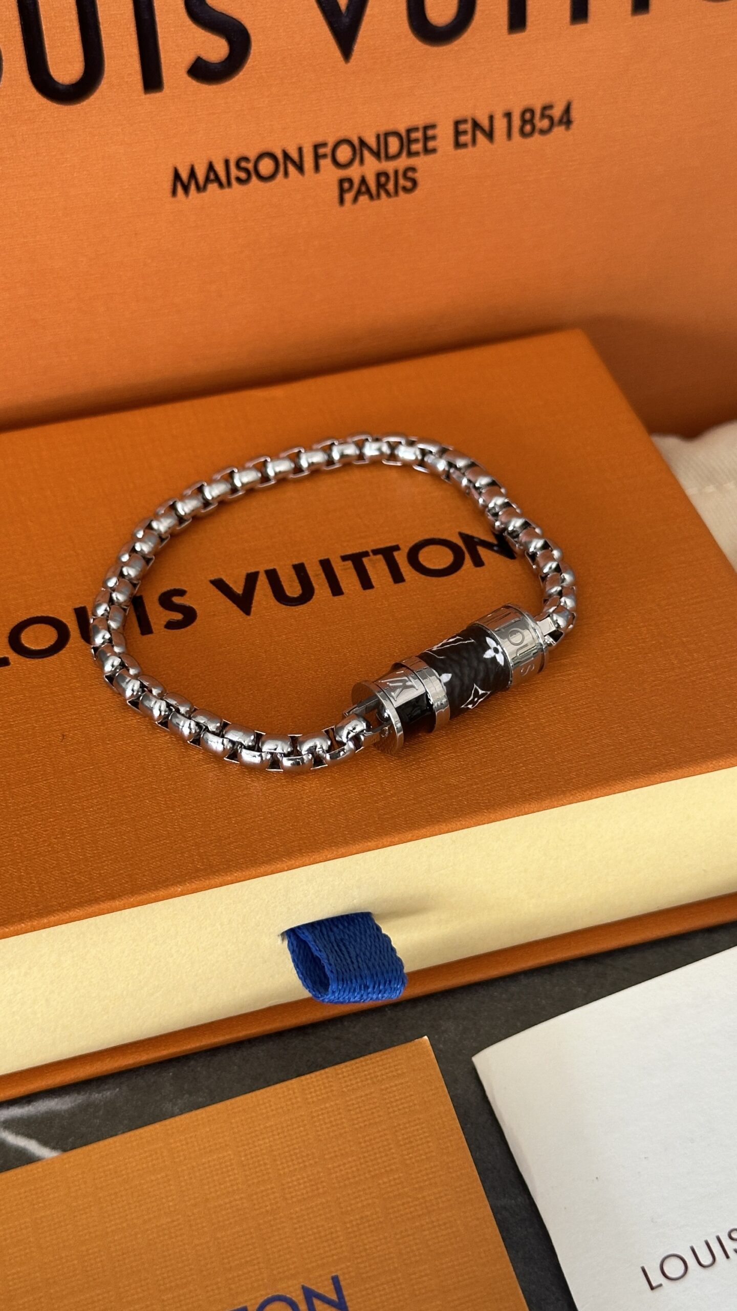 PULSERA LV TRENZADA