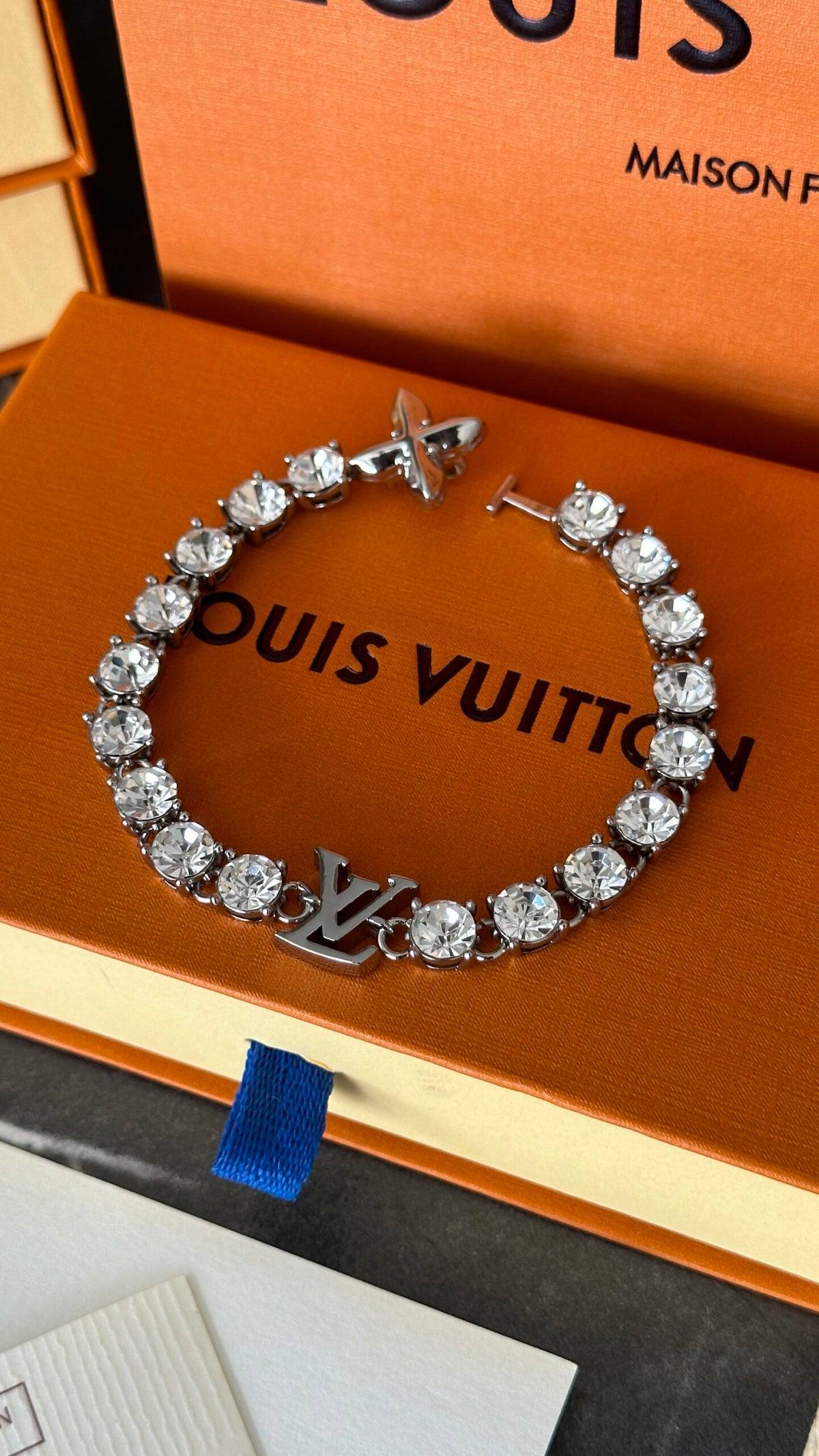 PULSERA DIAMANTES LV