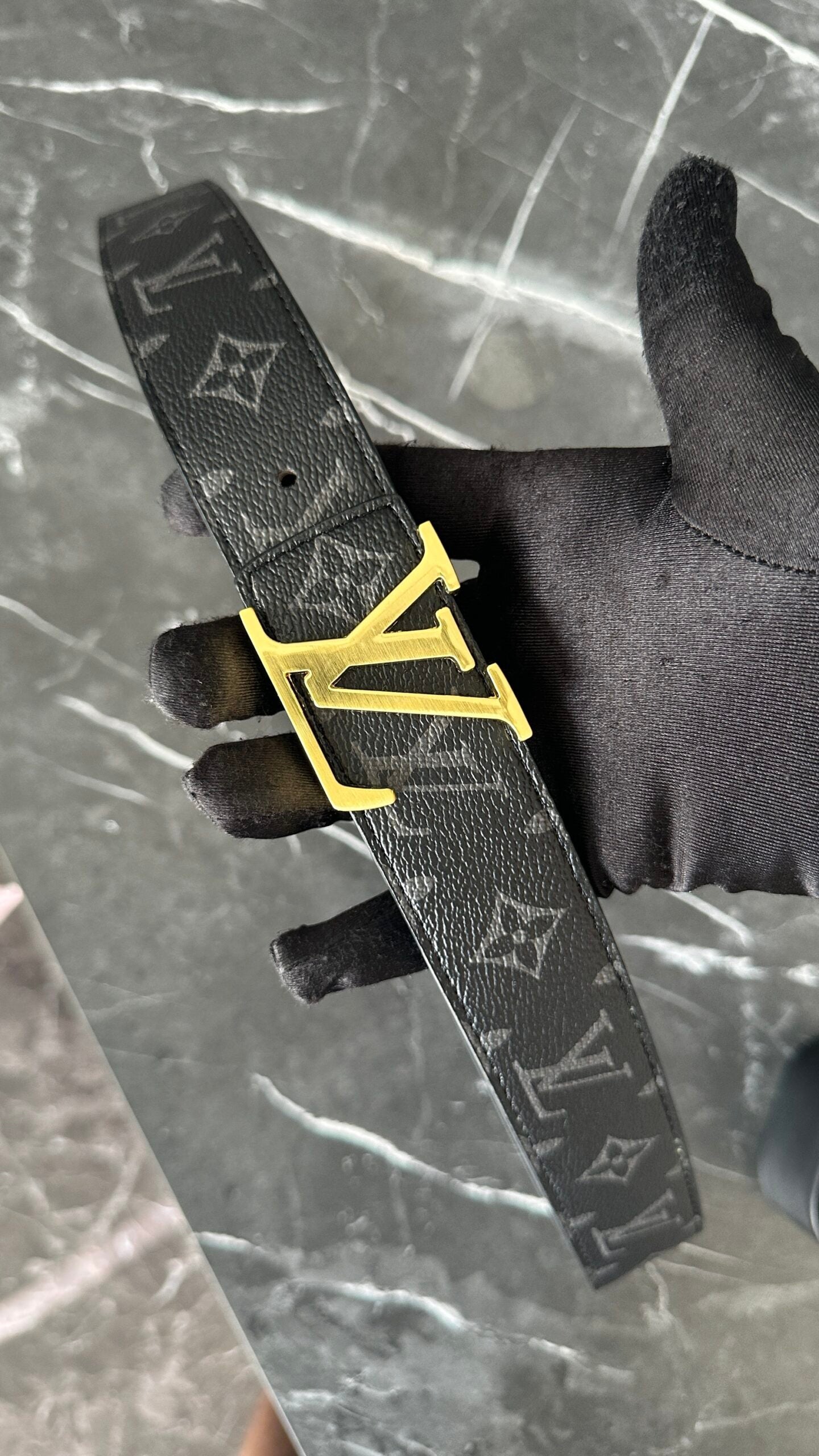ORO LOGO NEGRO