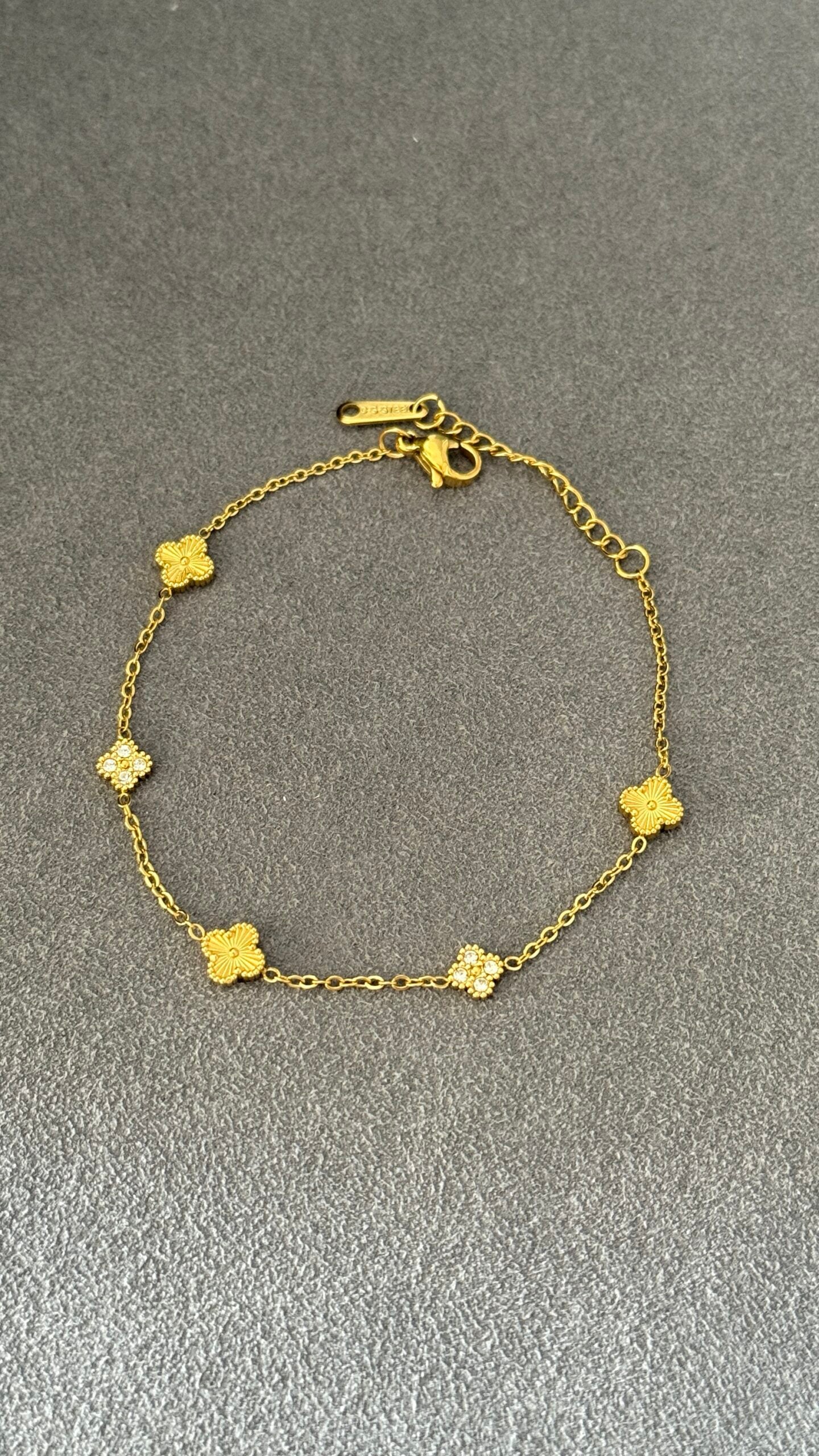 PULSERA TRÉBOL ORO FINA
