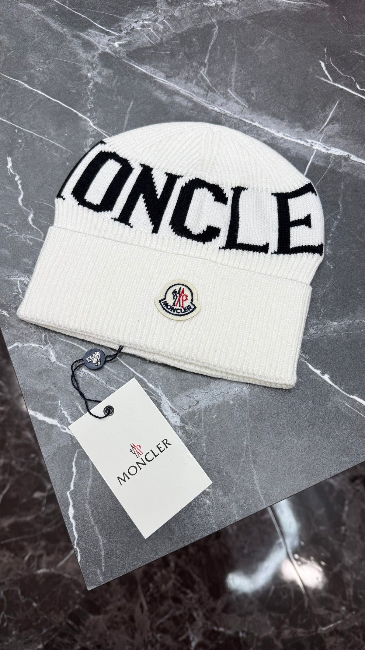 GORRO MNCL BLANCO / NEGRO