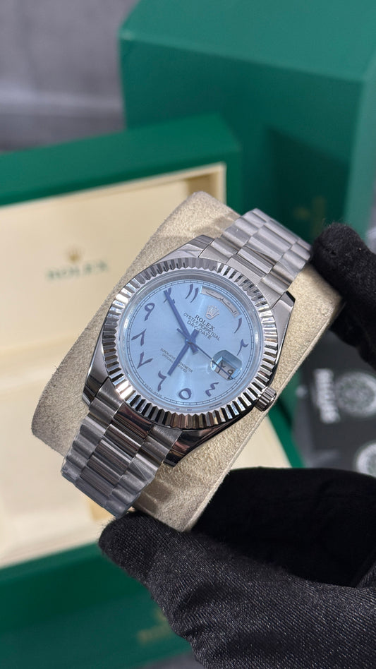 RLX DAY-DATE (PLATA/AZUL CLARO-ARABIC)