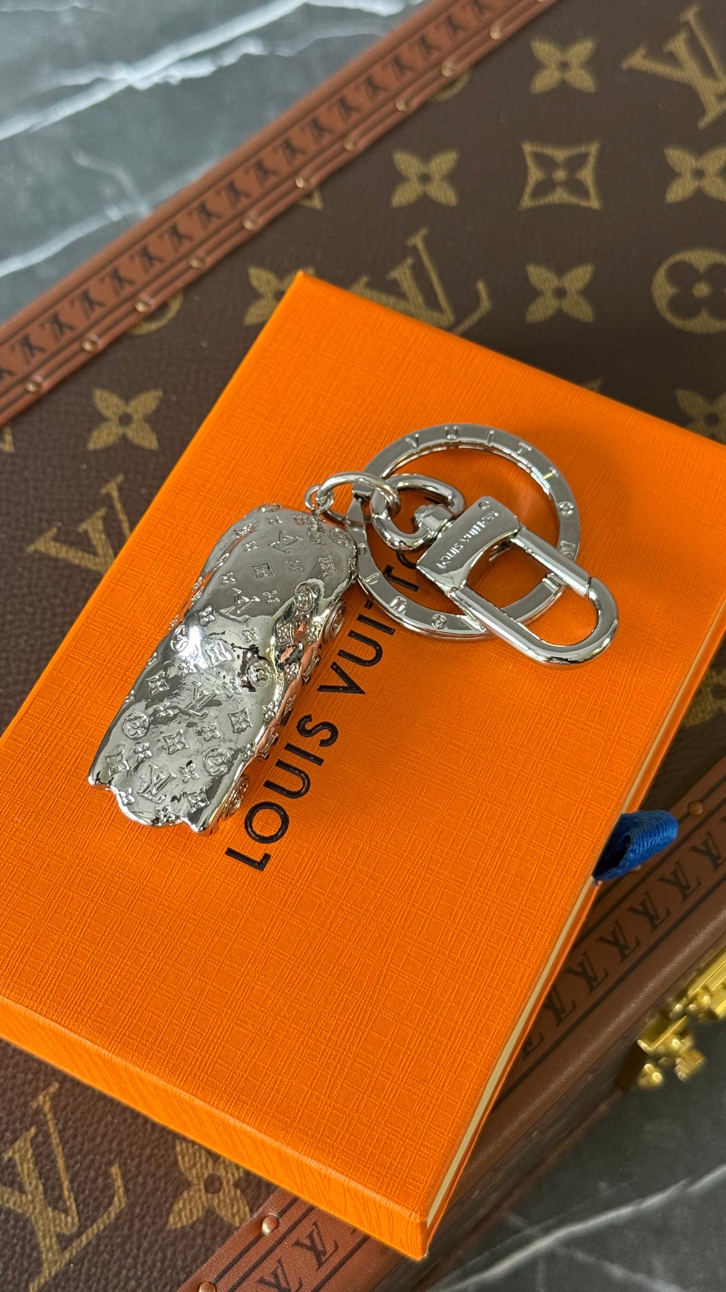 LLAVERO LV CAR