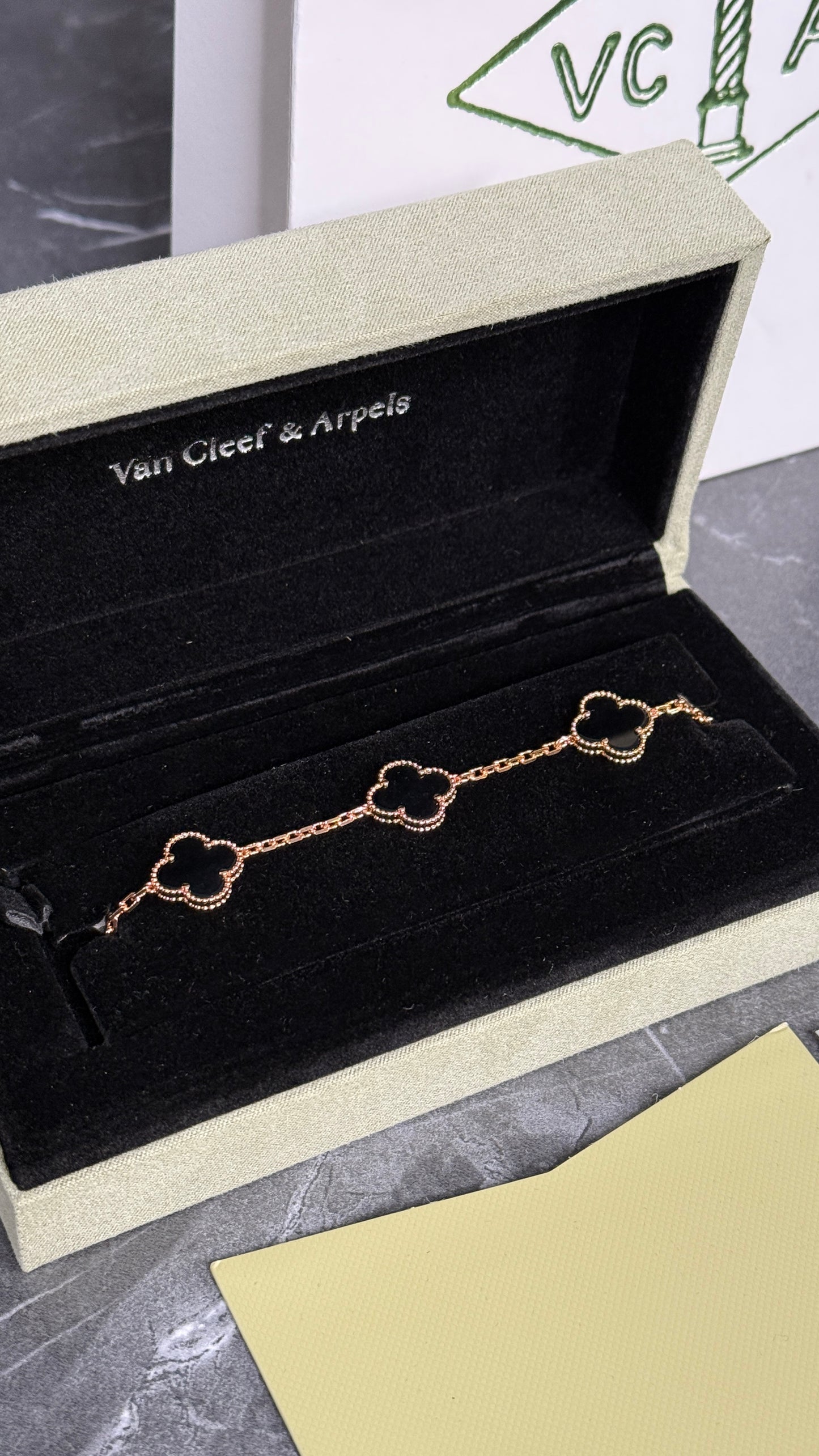 VNC NEGRO / ORO ROSA CON CAJA