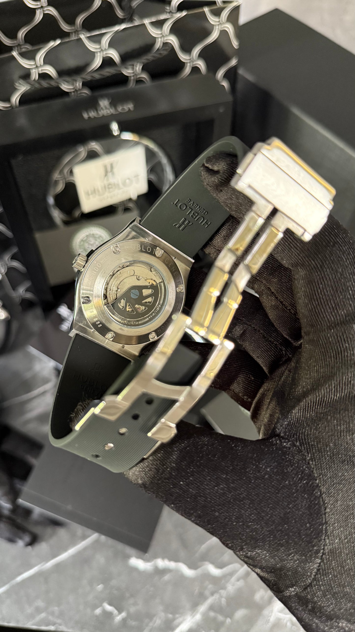 HBLT CLASSIC FUSIÓN (PLATA/ NEGRO) 42MM