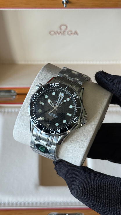 OMG SEAMASTER (NEGRO/PLATA) 40mm