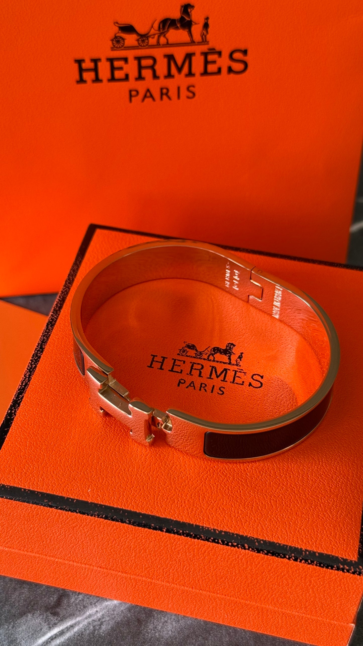PULSERA HRMES NEGRO / ORO ROSA