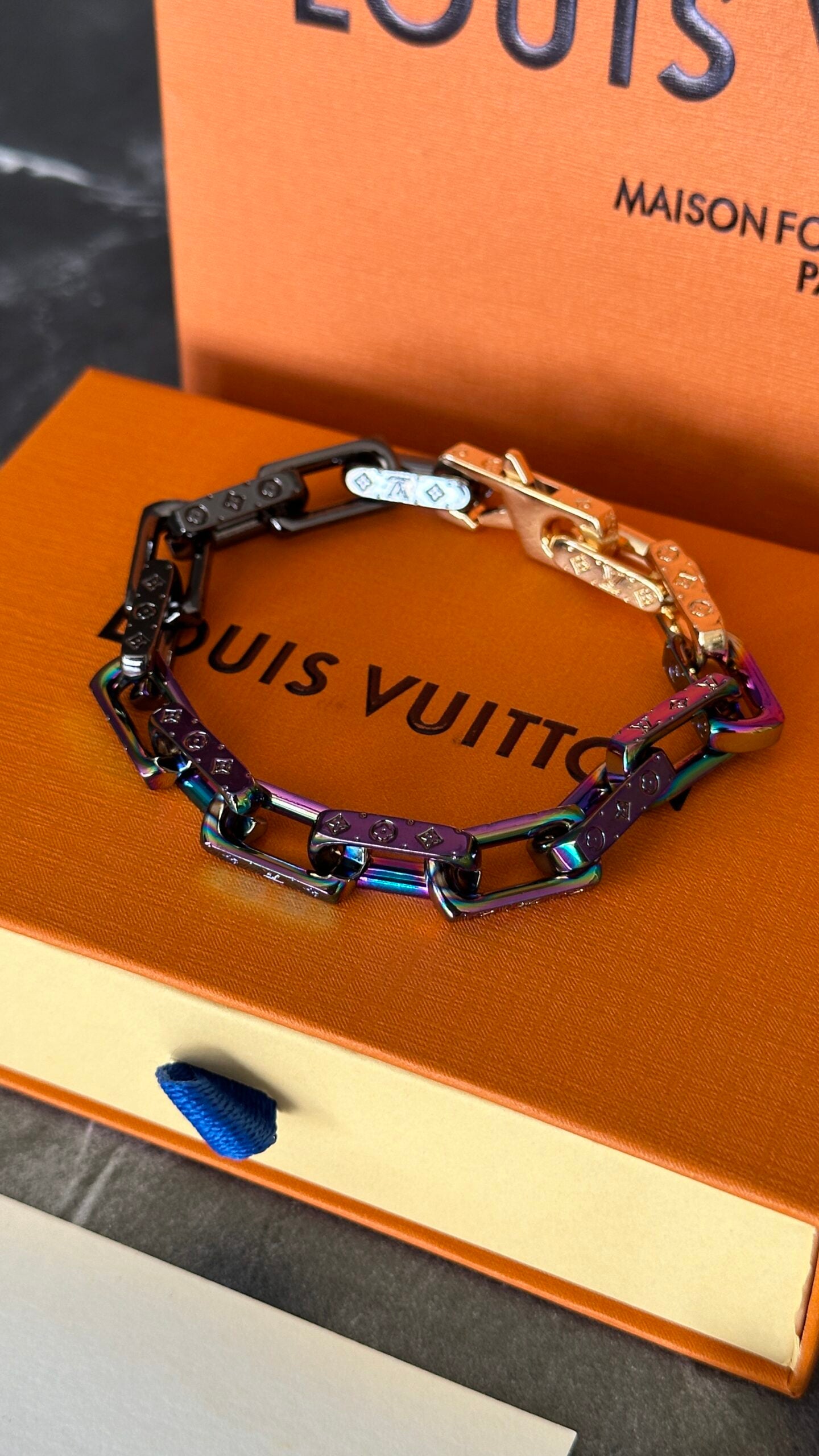 PULSERA LV RAINBOW
