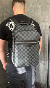 LV CUADRADOS NEGRA B