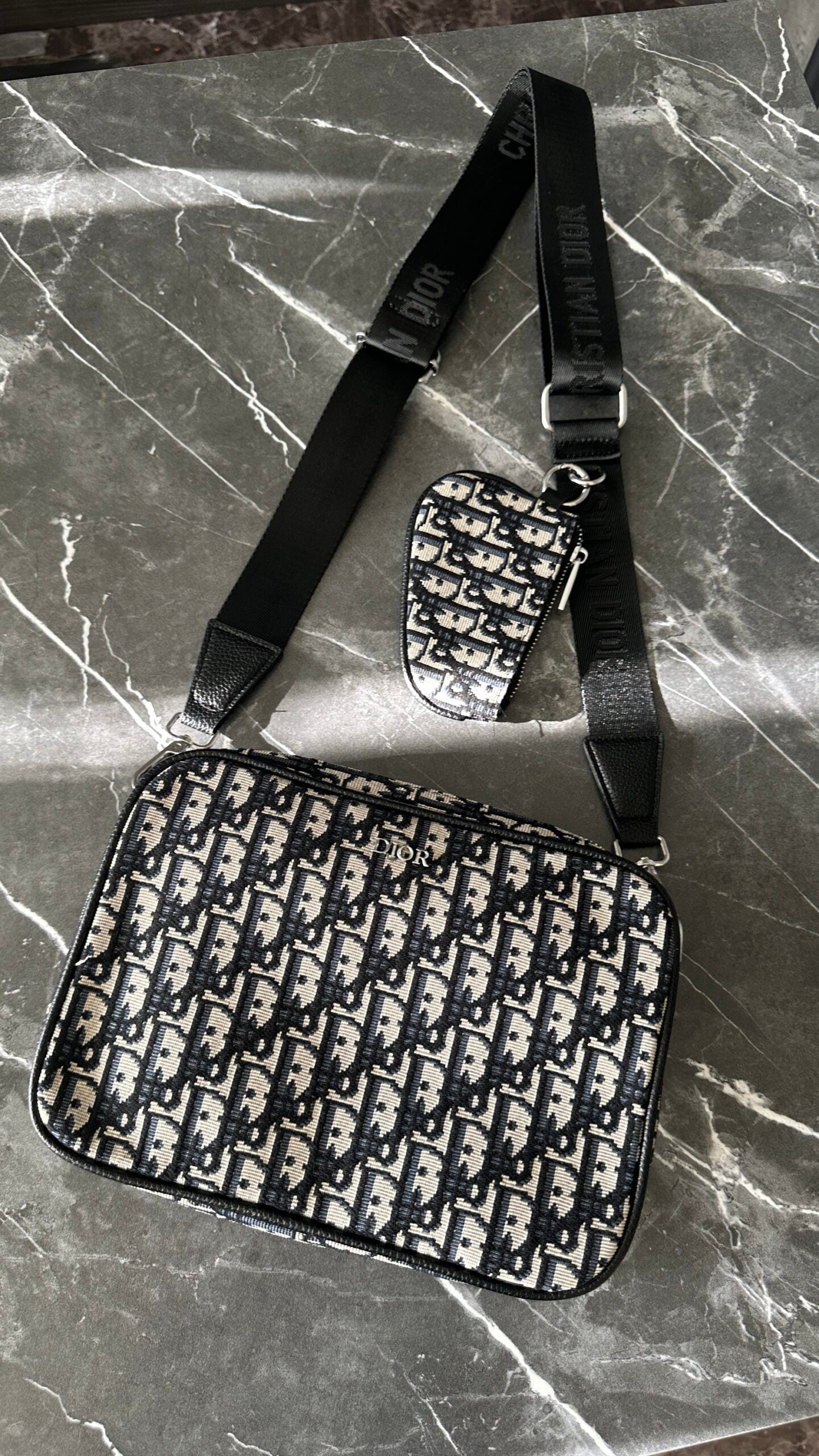 DR LOGO BLANCA/NEGRA