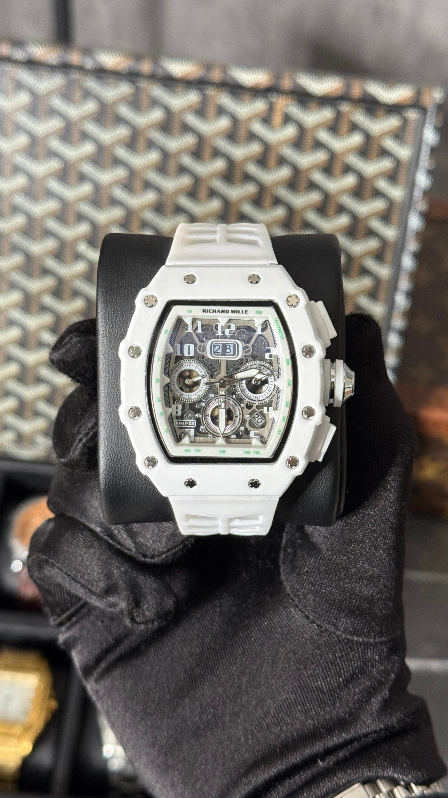 RM ALL WHITE