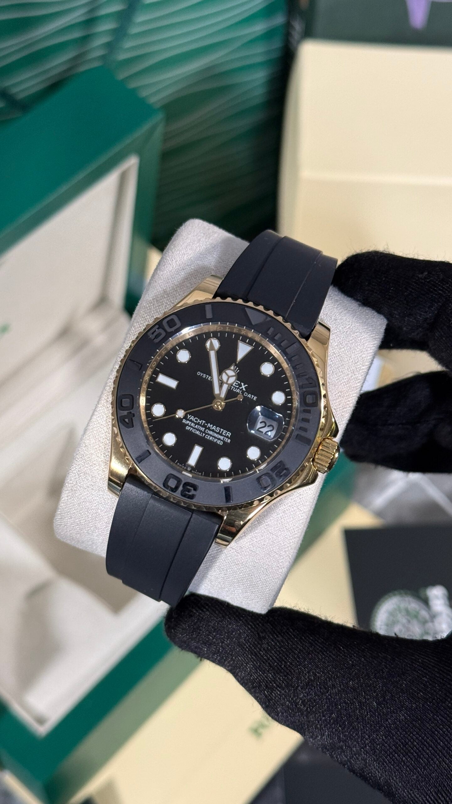 RLX YACHT-MASTER (ORO/NEGRO) GOMA