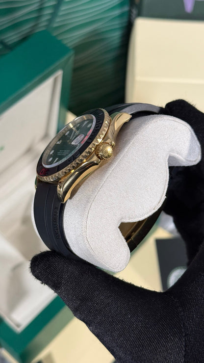 RLX YACHT-MASTER (ORO/NEGRO) GOMA