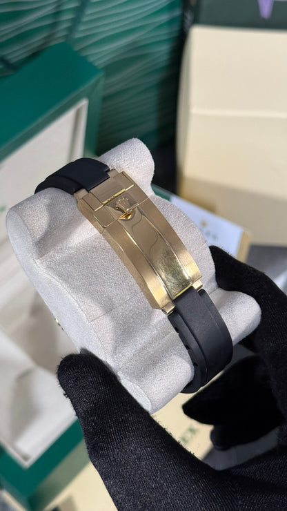 RLX YACHT-MASTER (ORO/NEGRO) GOMA