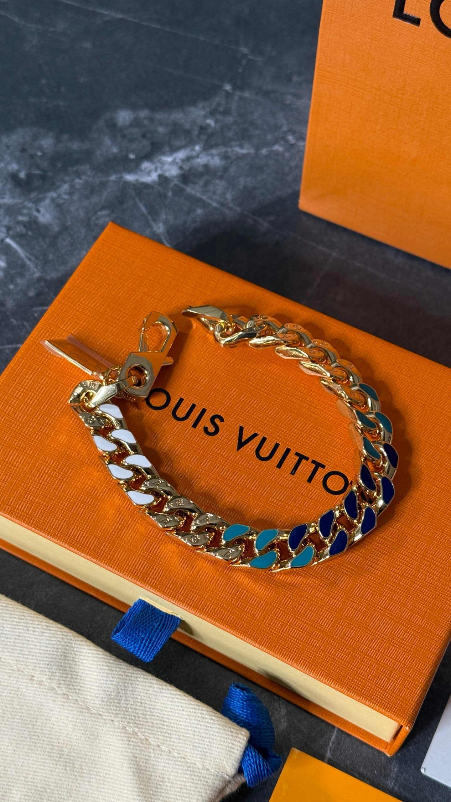 PULSERA LV NBA
