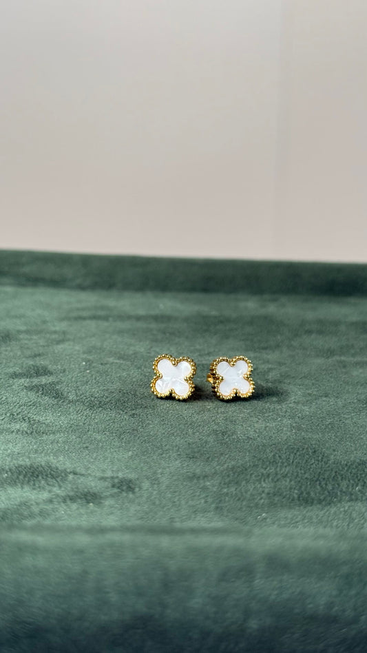 PENDIENTES TRÉBOL BLANCO