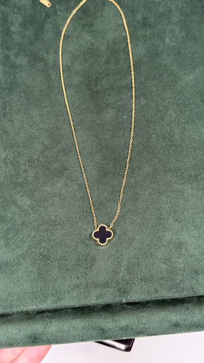 COLLAR TRÉBOL NEGRO