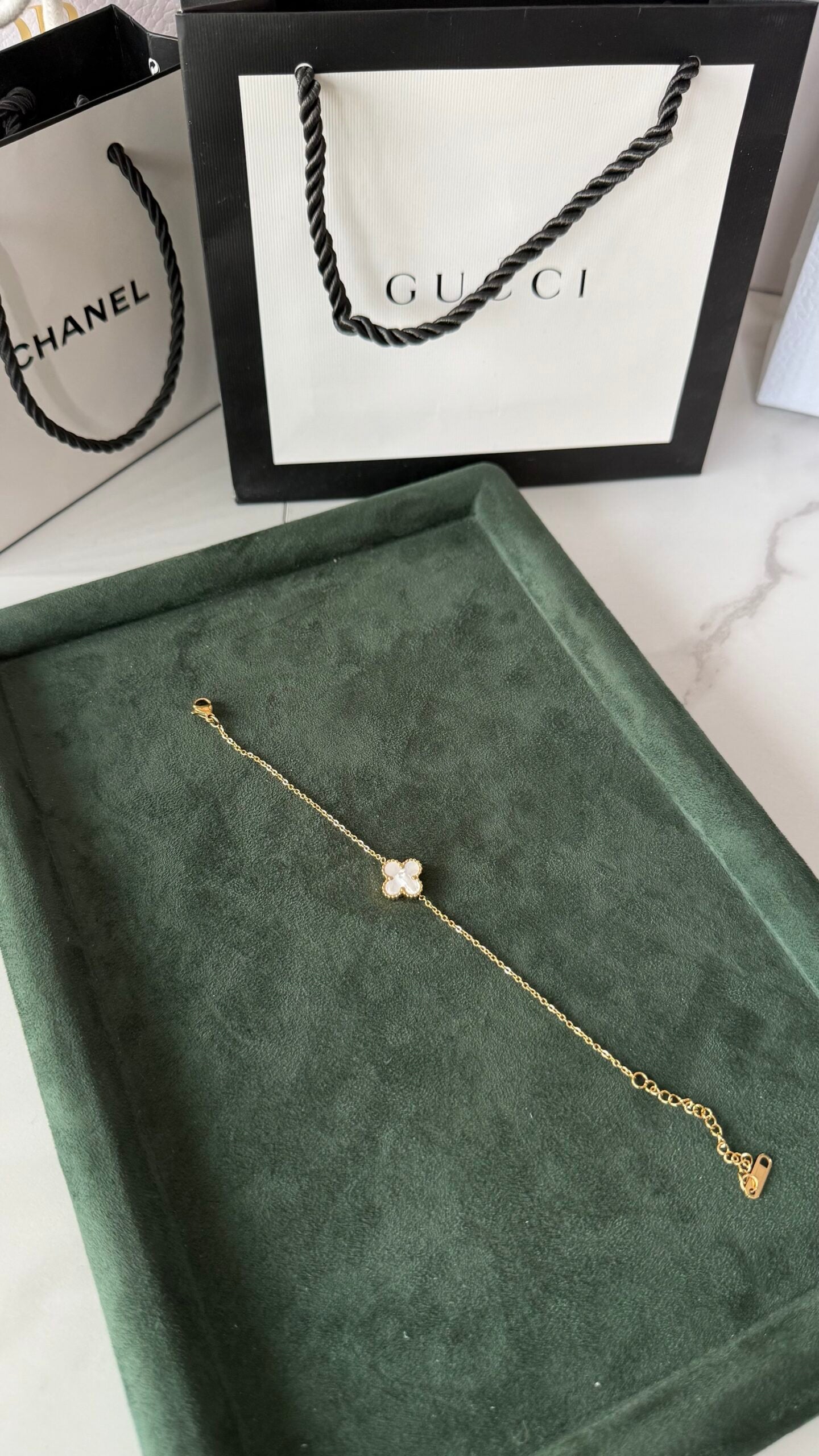 PULSERA ONE TRÉBOL BLANCO