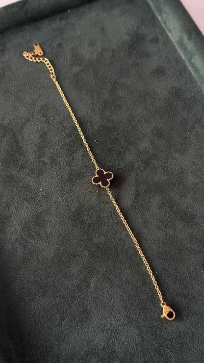 PULSERA ONE TRÉBOL NEGRO