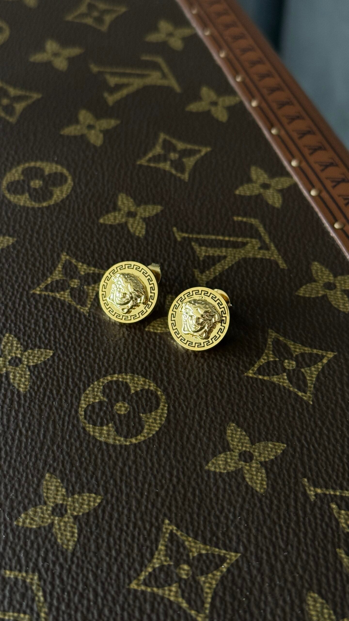 PENDIENTES VRS ORO