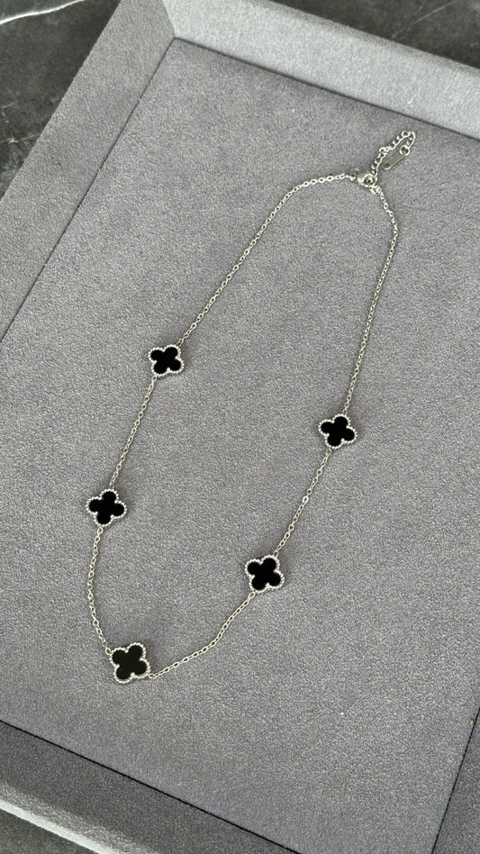 COLLAR CINCO TRÉBOL PLATA / NEGRO