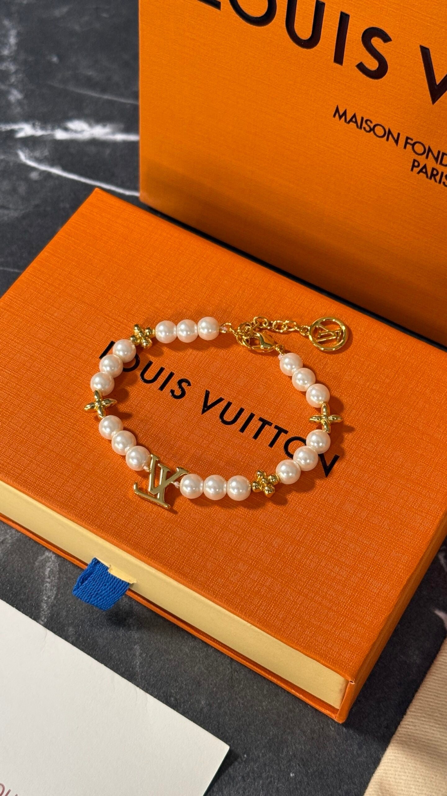 PULSERA LV PERLAS