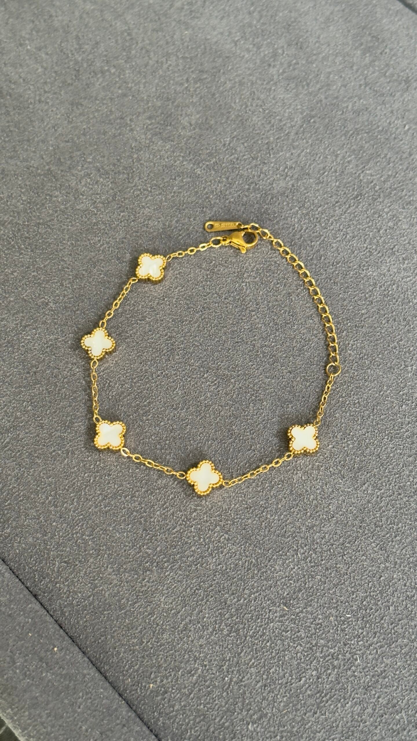 PULSERA TRÉBOL ORO / BLANCO FINA