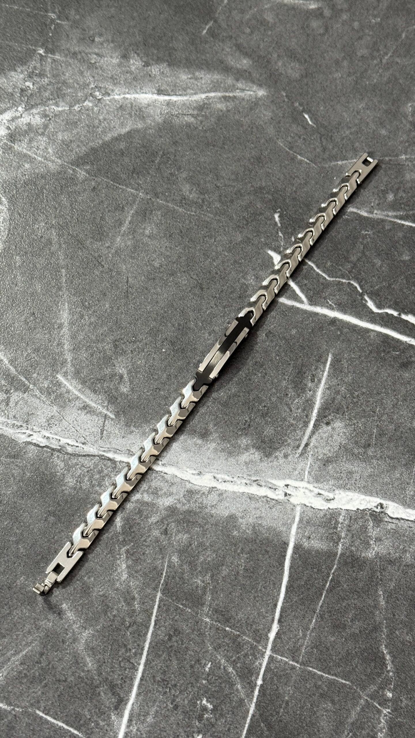 PULSERA PLATA / NEGRO LISO