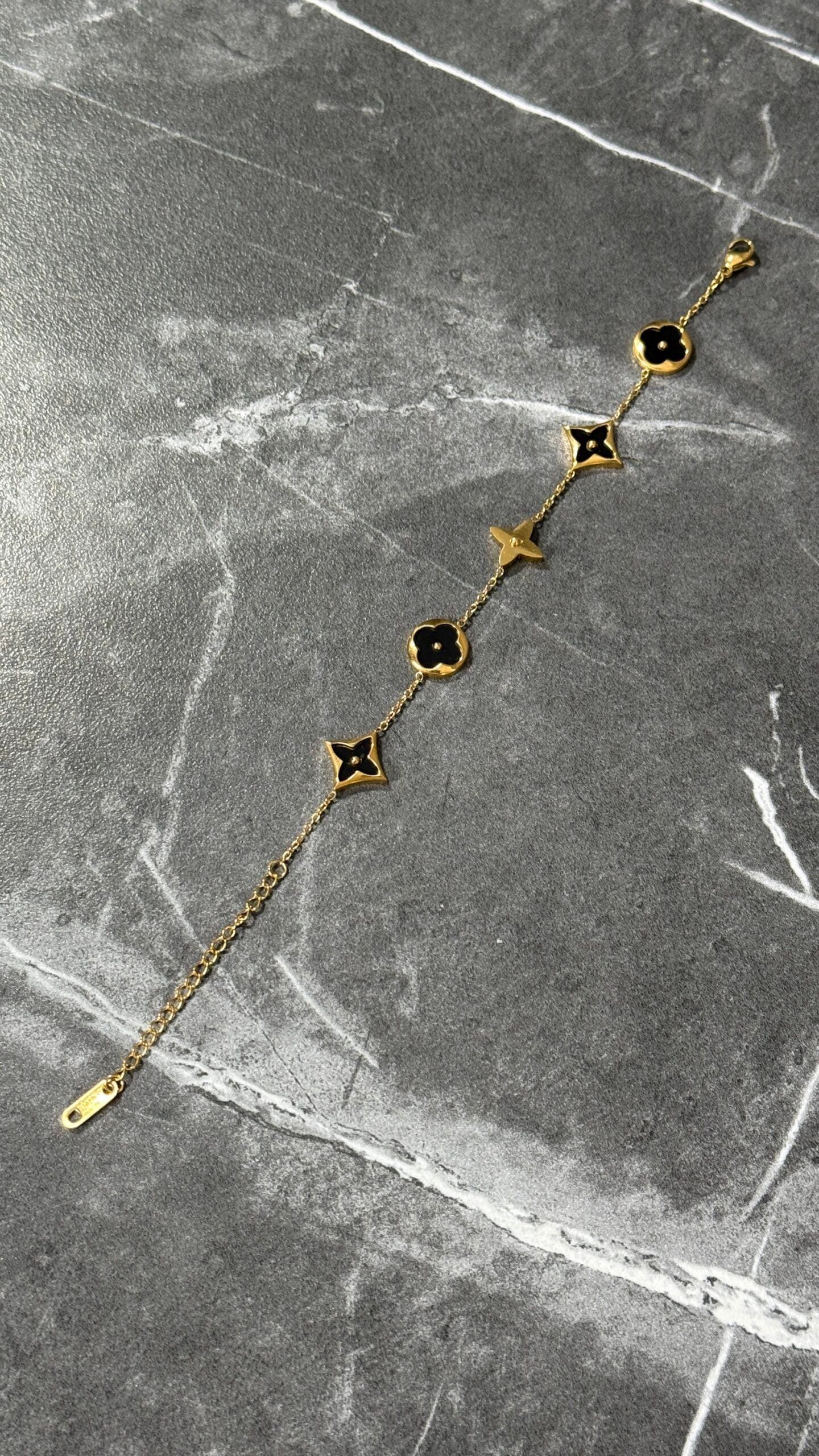 PULSERA LV CLÁSICA NEGRO