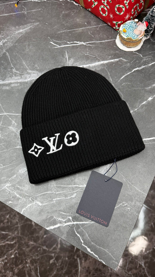 GORRO NEGRO LV