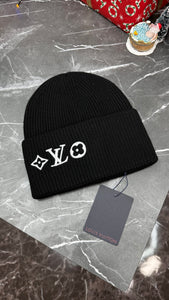 GORRO NEGRO LV