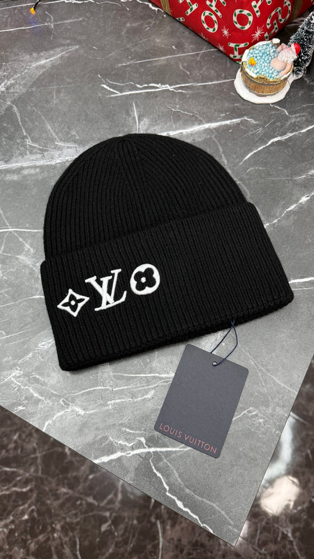 GORRO NEGRO LV