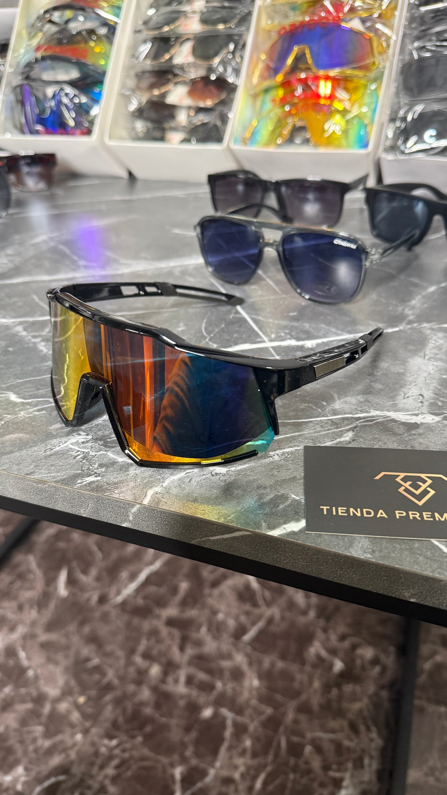 Gafas de Sol GRATIS (Modelo Aleatorio)