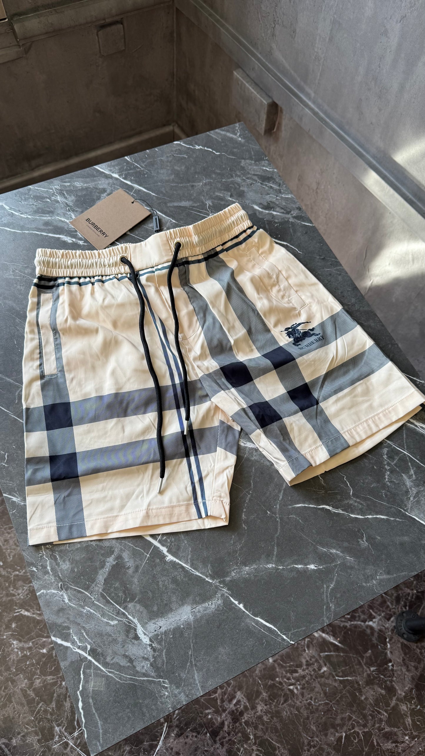 BR CUADROS BEIGE