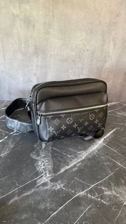 LV NEGRO BANDOLERA