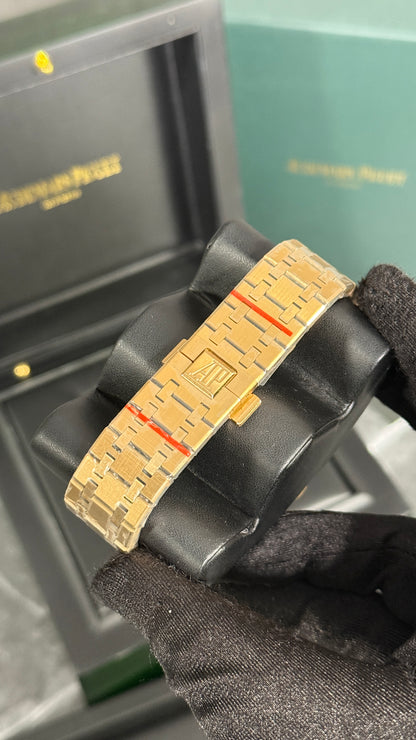 AP ROYAL OAK (ORO/NEGRO)