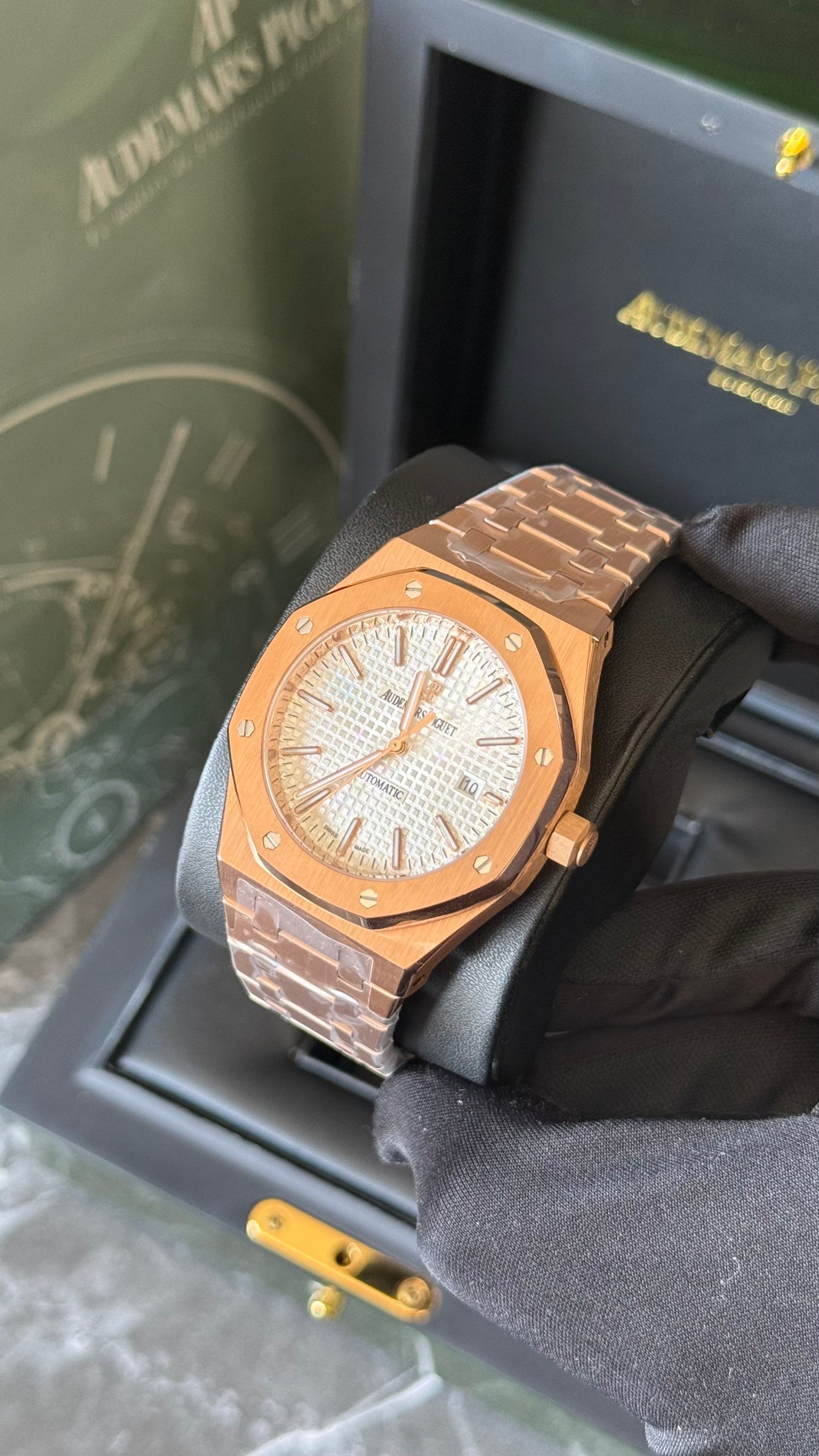 AP ROYAL OAK (ORO ROSA/BLANCO)