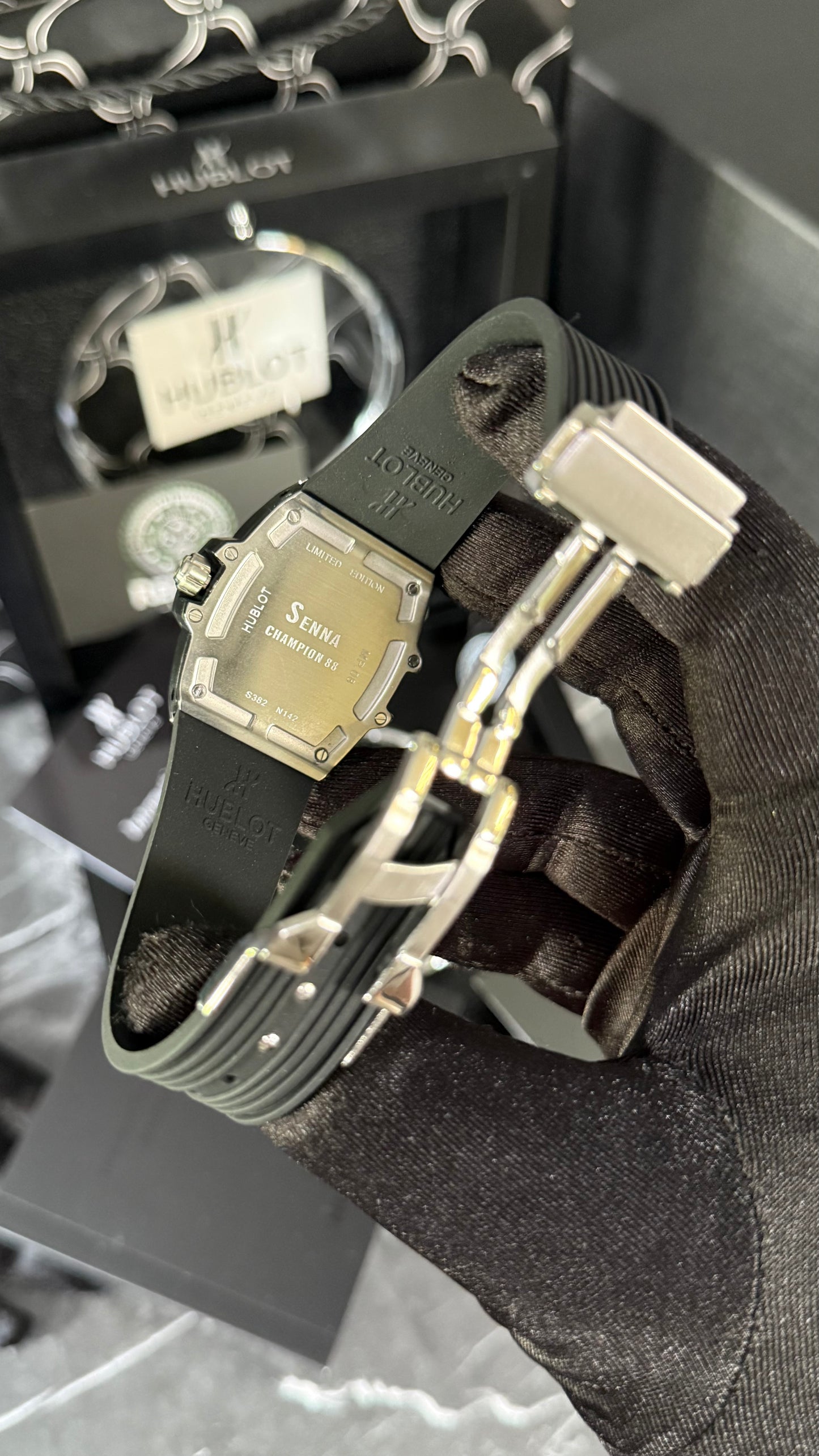 HBLT SENNA (NEGRO/PLATA) BRILLANTES - 33CM