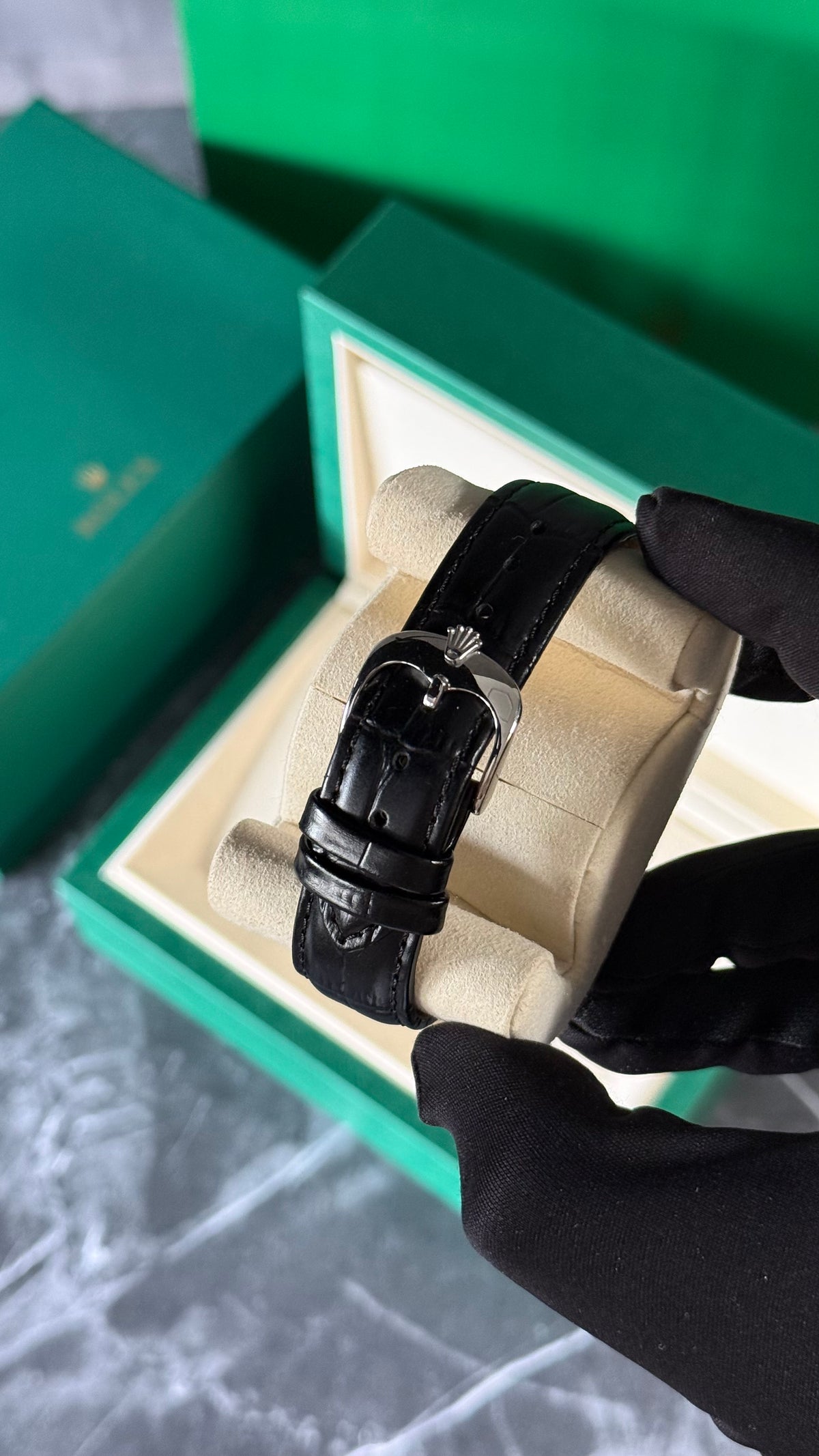 RLX DAY-DATE (NEGRO/BURDEOS) CORREA CUERO 36MM
