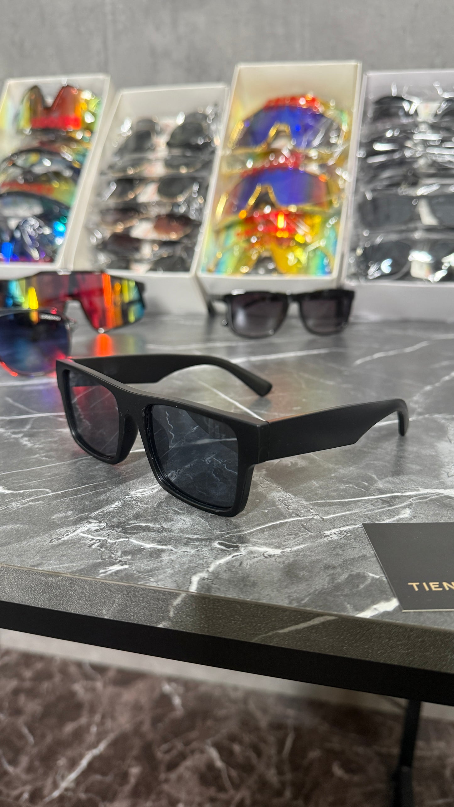 Gafas de Sol GRATIS (Modelo Aleatorio)