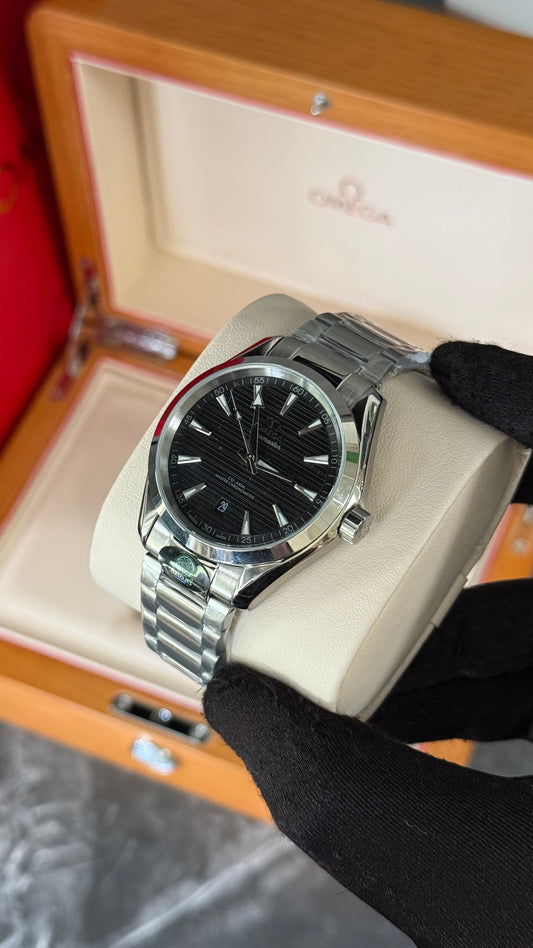 OMG AQUA TERRA (PLATA/NEGRO) 41mm