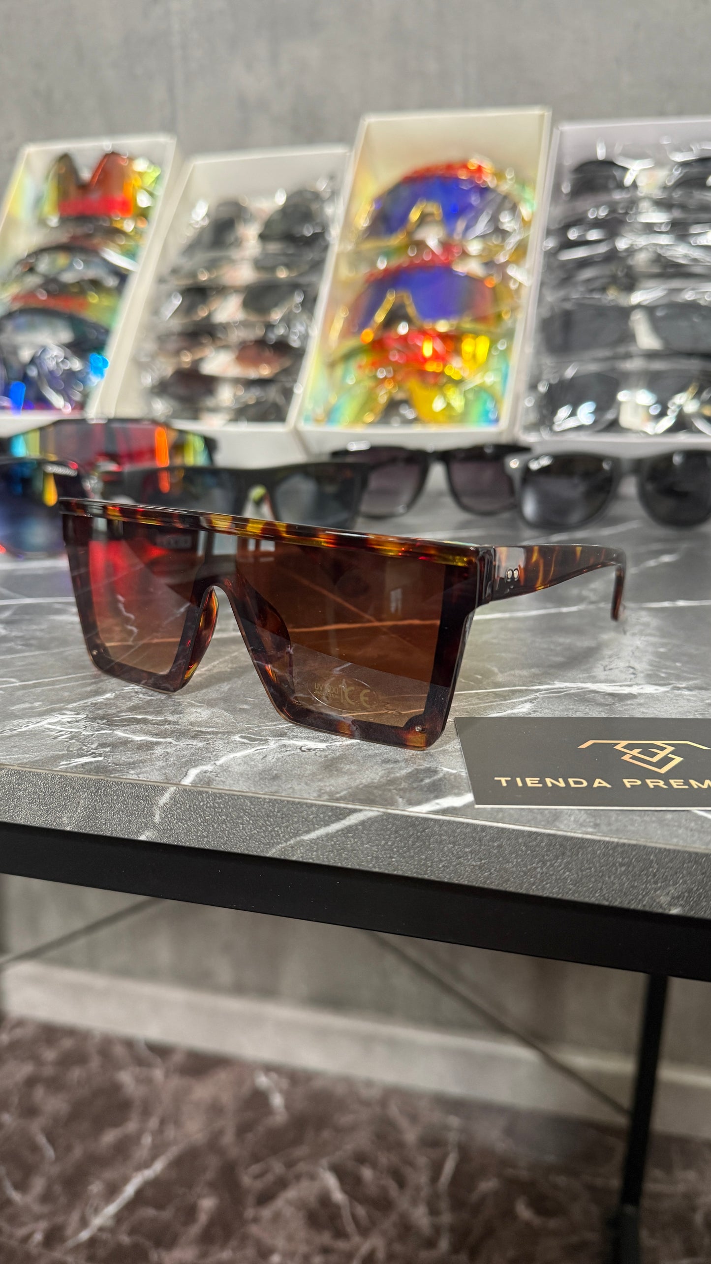 Gafas de Sol GRATIS (Modelo Aleatorio)
