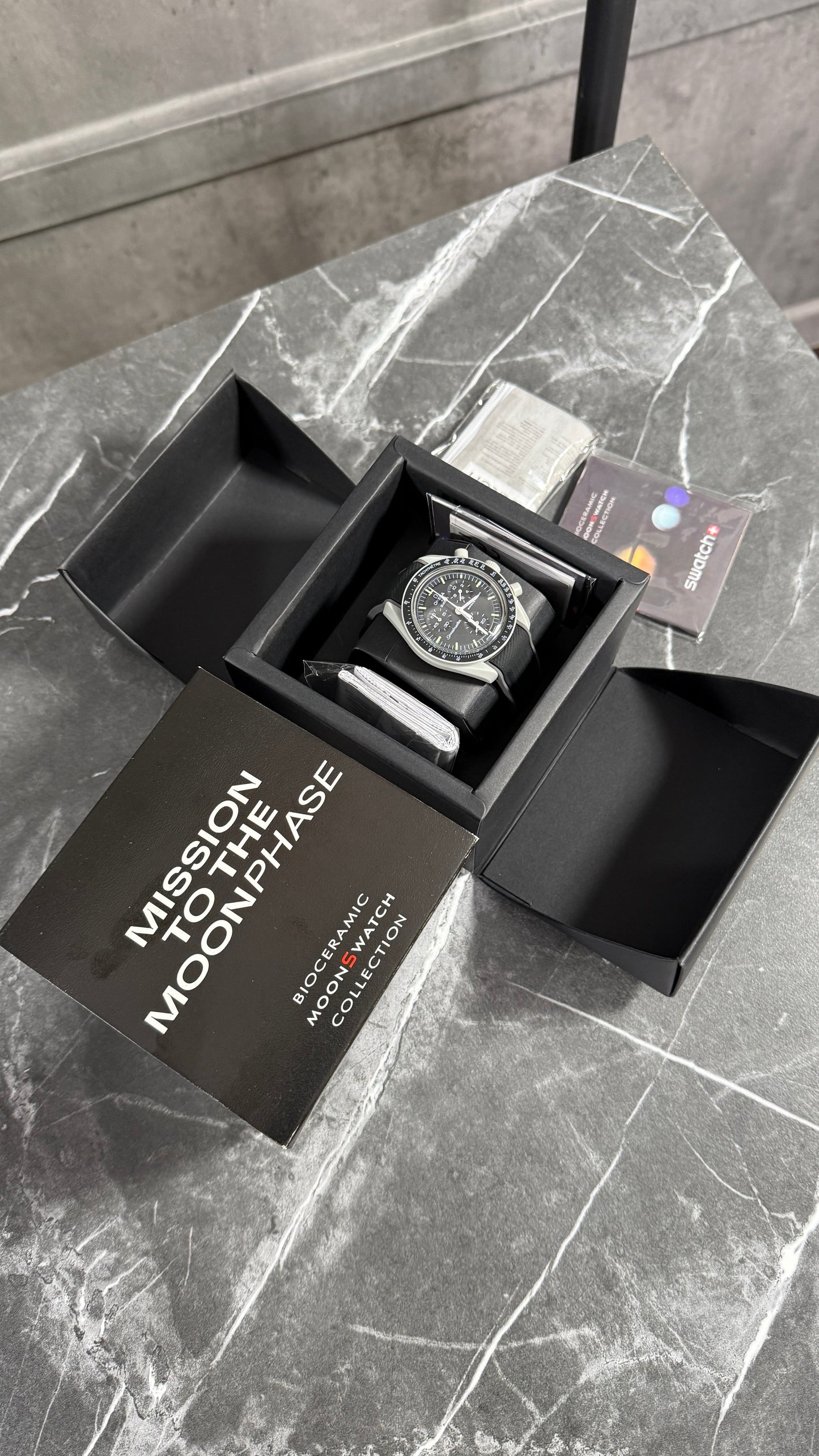 OMG MOONPH NEGRO + CAJA