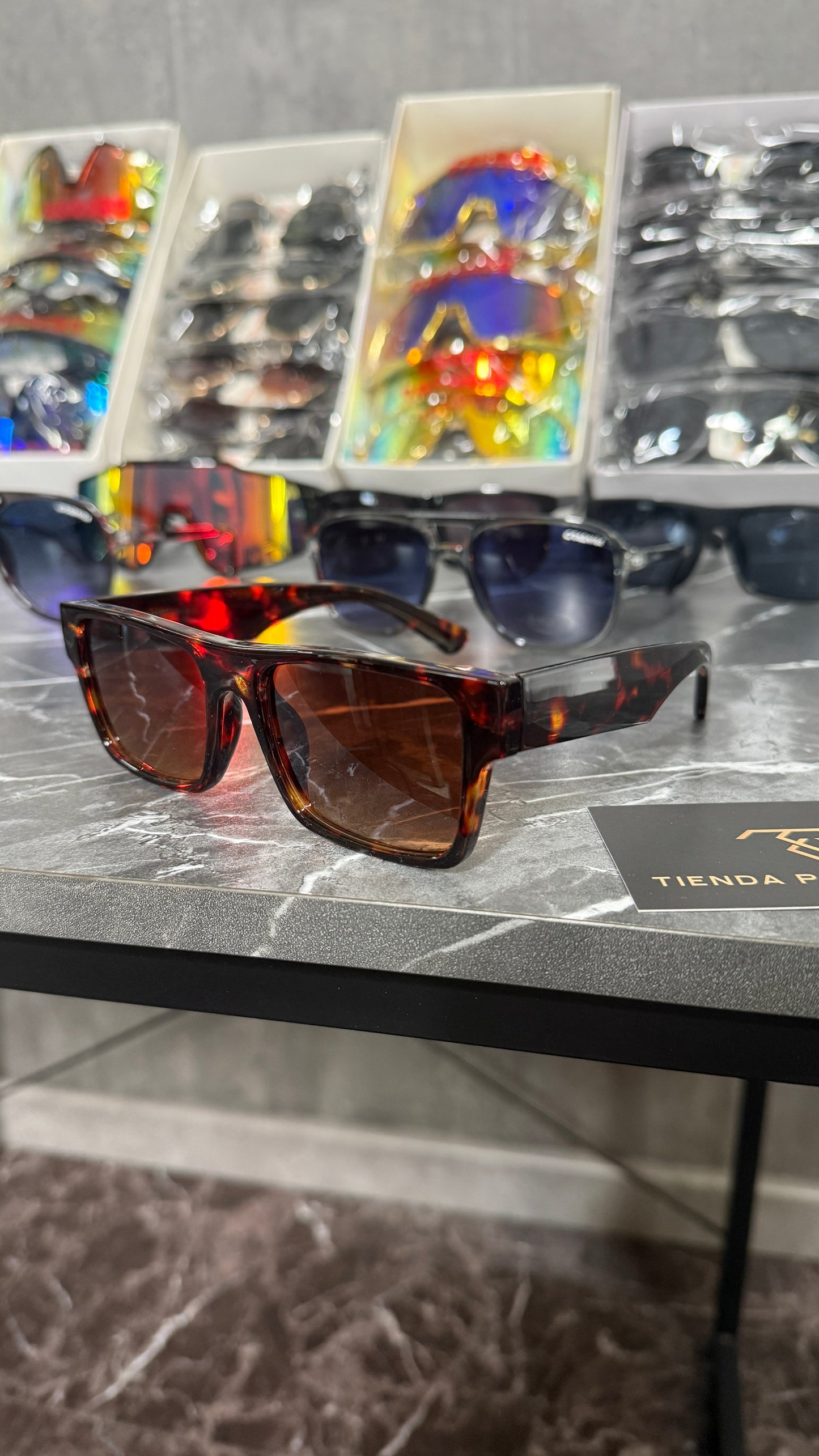 Gafas de Sol GRATIS (Modelo Aleatorio)