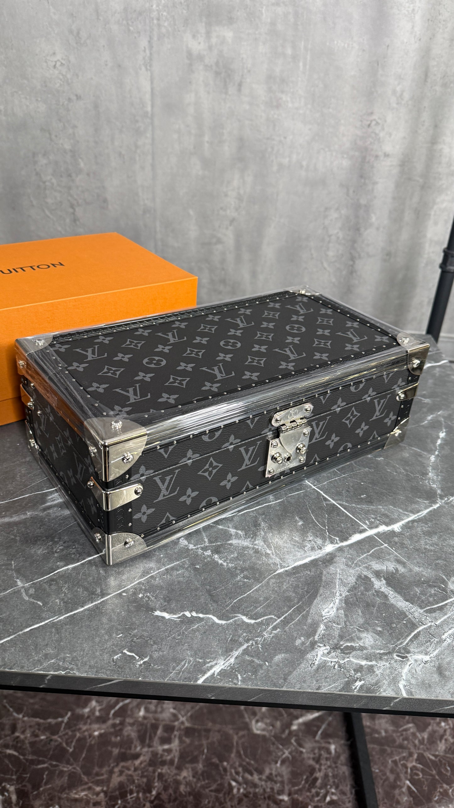 CAJA LV NEGRA X 8 RELOJES