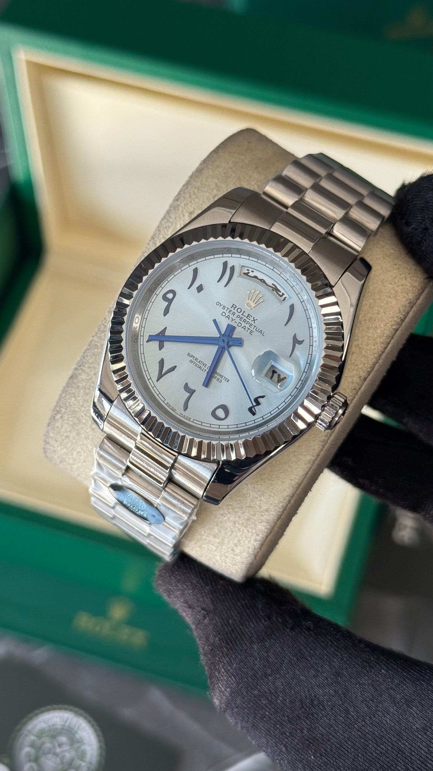 RLX DAY-DATE (PLATA/AZUL CLARO-ARABIC)