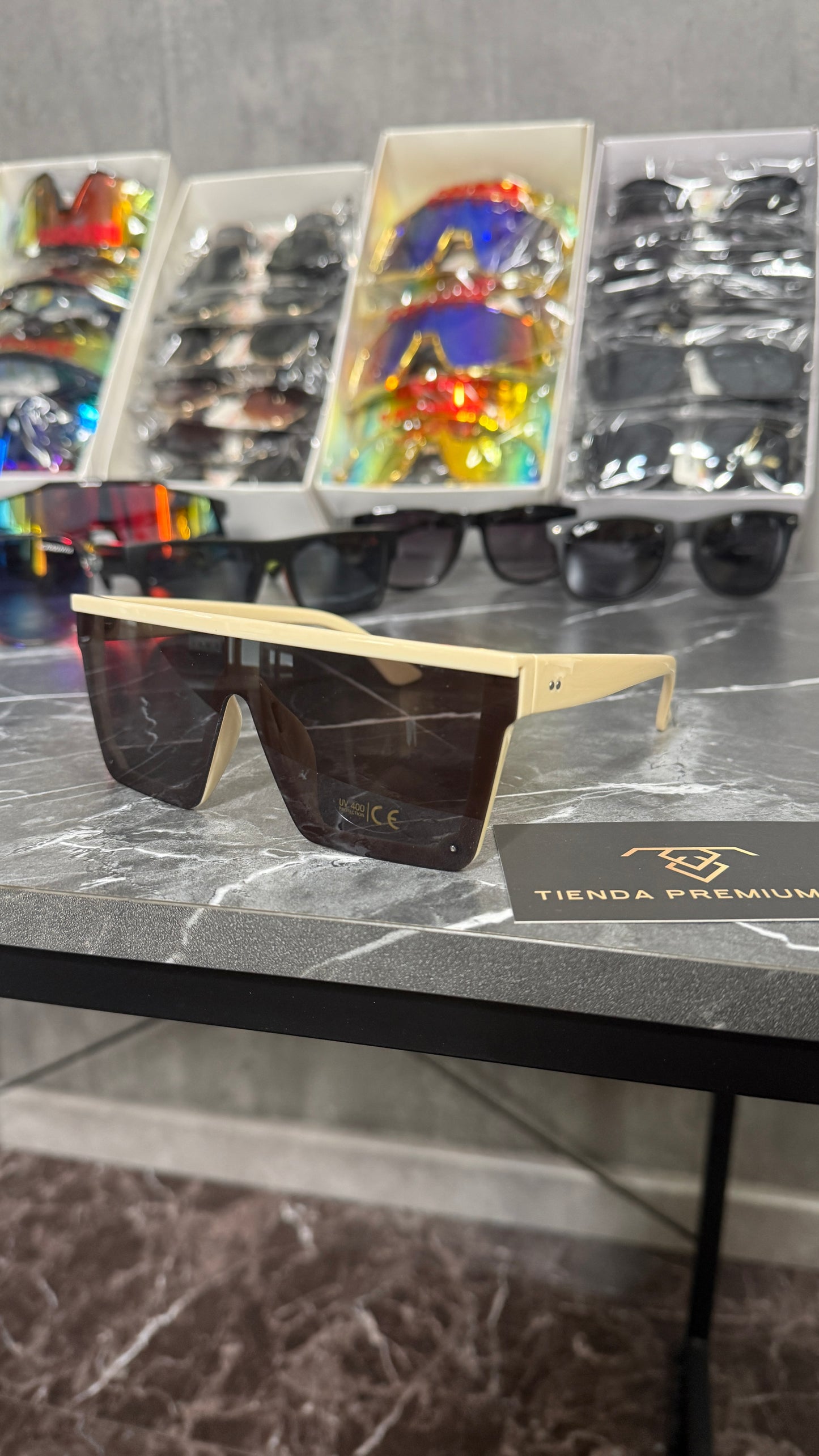 Gafas de Sol GRATIS (Modelo Aleatorio)