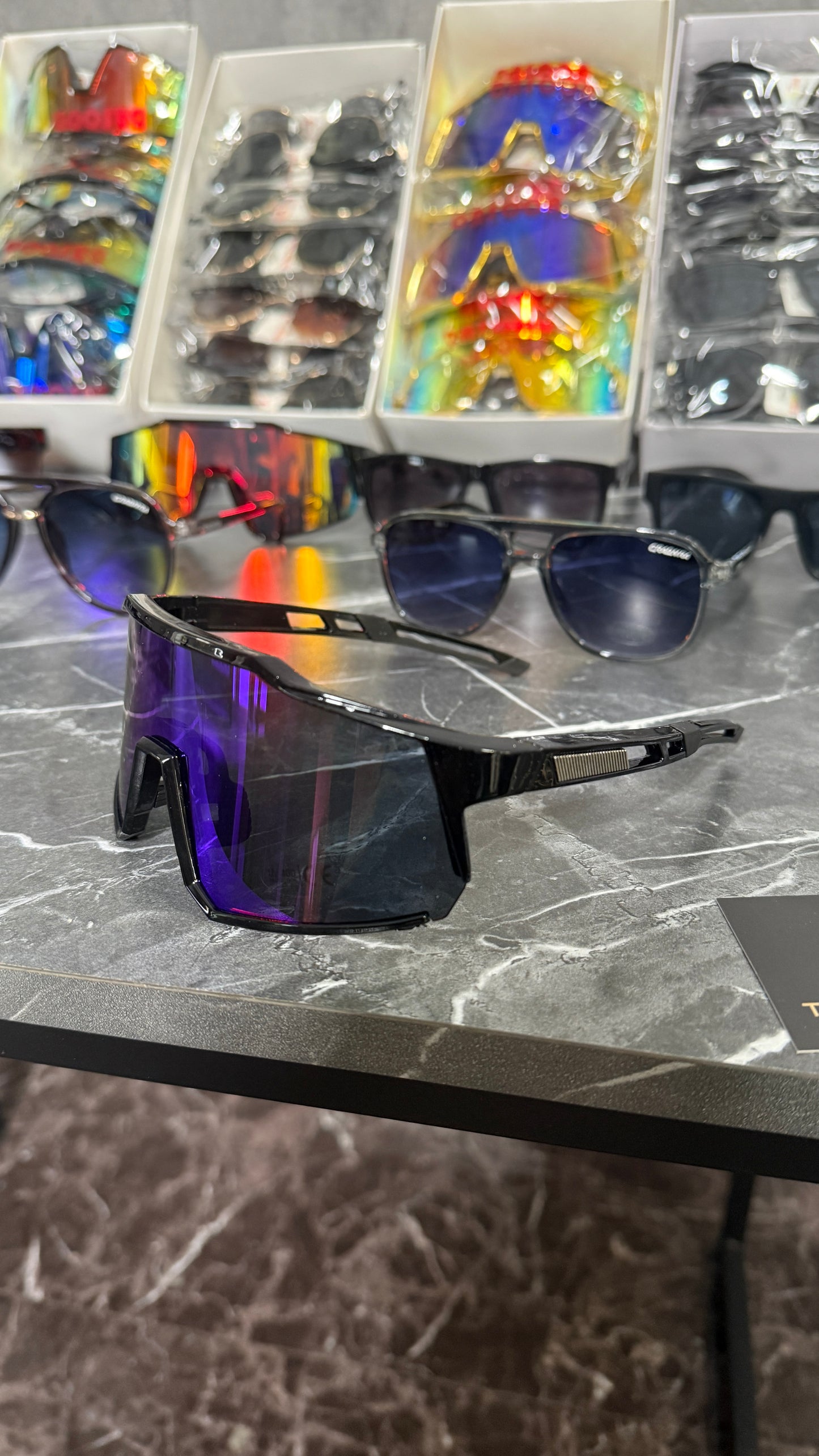 Gafas de Sol GRATIS (Modelo Aleatorio)