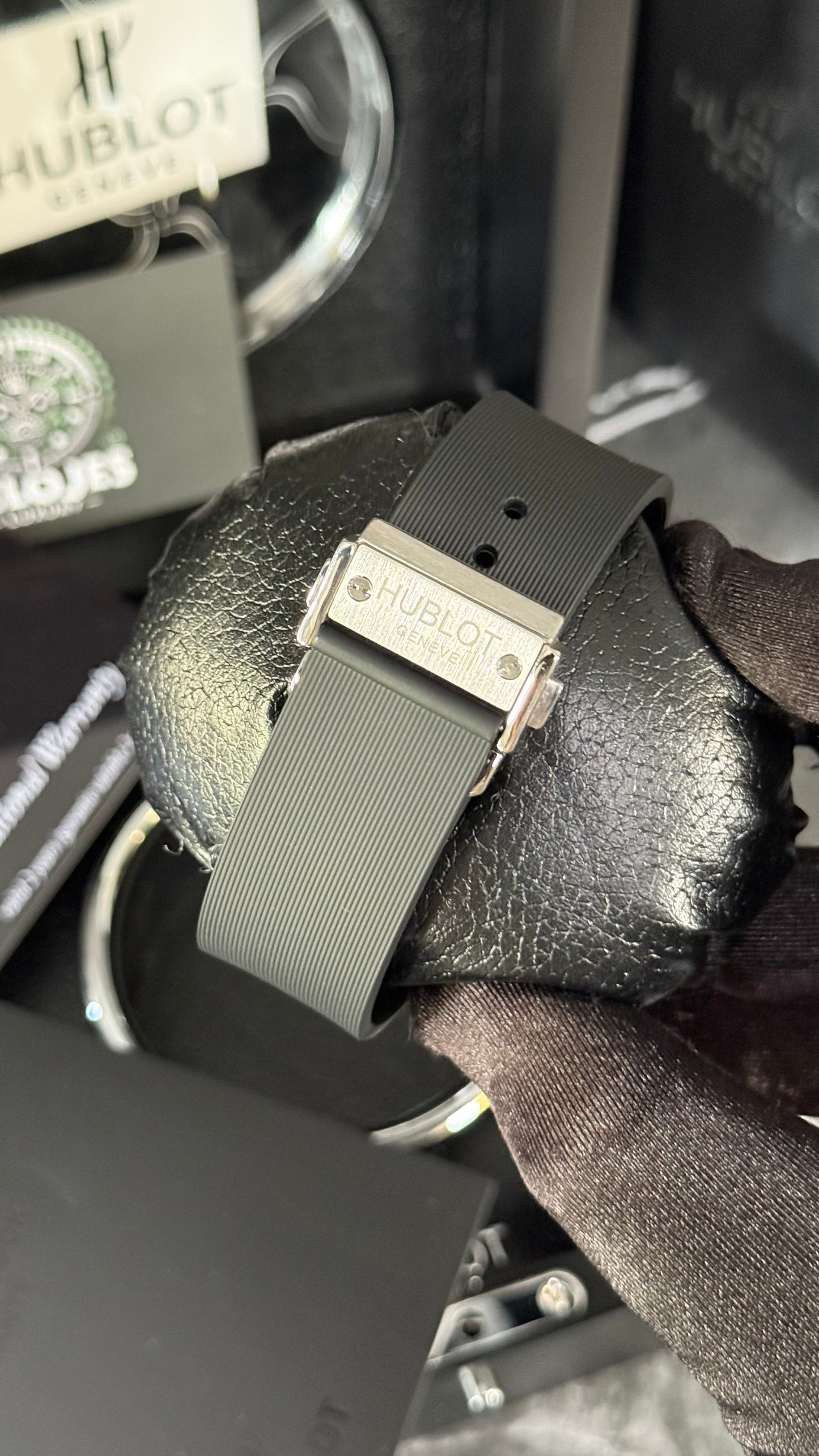 HBLT CLASSIC FUSIÓN (PLATA/ NEGRO) 42MM