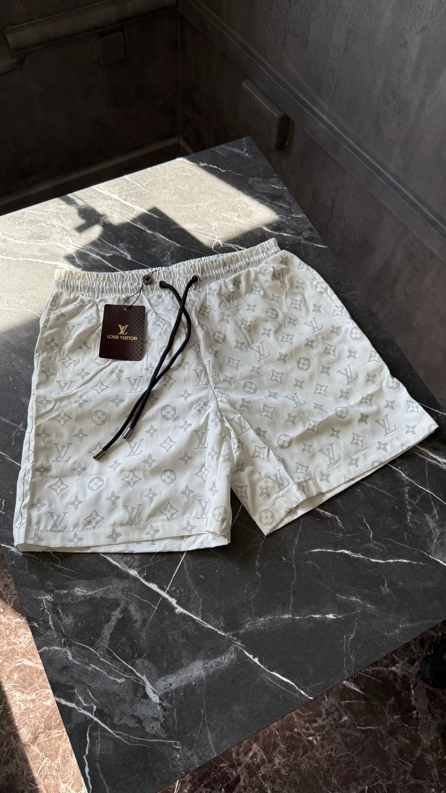 LV BLANCO / GRIS